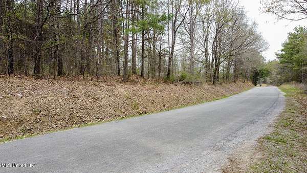 5.6 Acres of Residential Land for Sale in Holly Springs, Mississippi