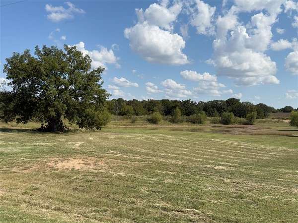 3 Acres of Residential Land for Sale in Alvord, Texas