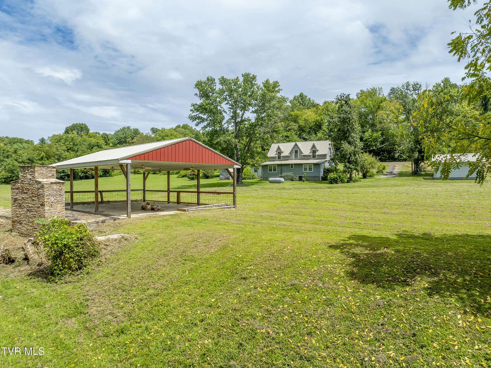 14 Acres of Recreational Land with Home for Sale in Del Rio, Tennessee