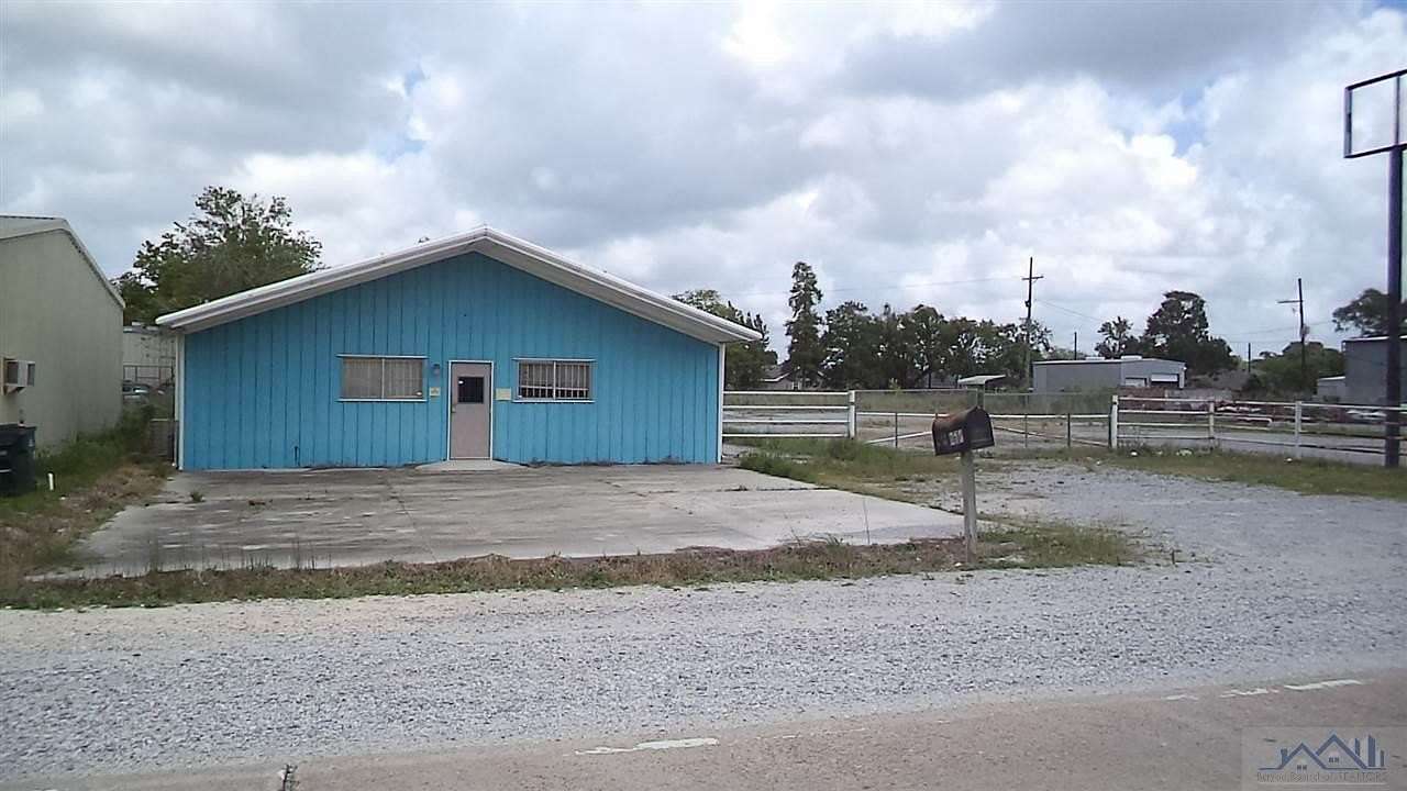 1.8 Acres of Improved Commercial Land for Sale in Houma, Louisiana