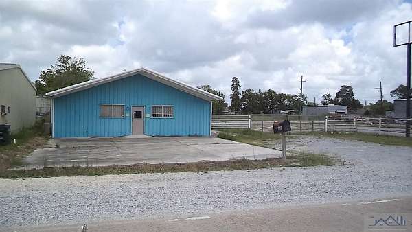1.8 Acres of Improved Commercial Land for Sale in Houma, Louisiana
