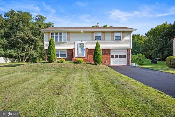 1.79 Acres of Residential Land with Home for Sale in Pedricktown, New Jersey
