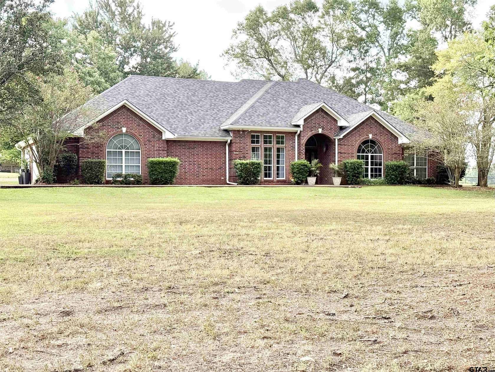 1.74 Acres of Land with Home for Sale in Jacksonville, Texas