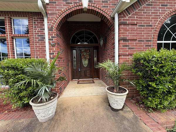 1.74 Acres of Land with Home for Sale in Jacksonville, Texas