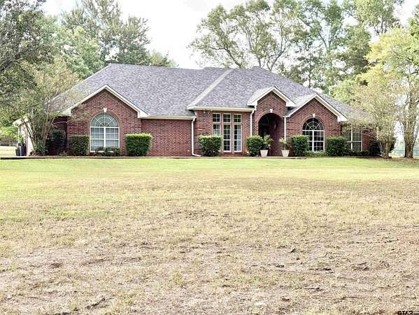 1.74 Acres of Land with Home for Sale in Jacksonville, Texas