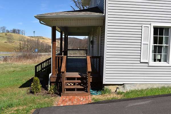 1.8 Acres of Residential Land with Home for Sale in Tazewell, Virginia