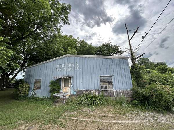 1.72 Acres of Land with Home for Sale in Helena, Arkansas