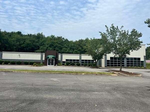 1.5 Acres of Improved Mixed-Use Land for Sale in Kingsport, Tennessee