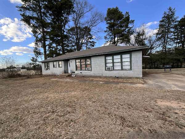 2 Acres of Land with Home for Sale in Ashdown, Arkansas