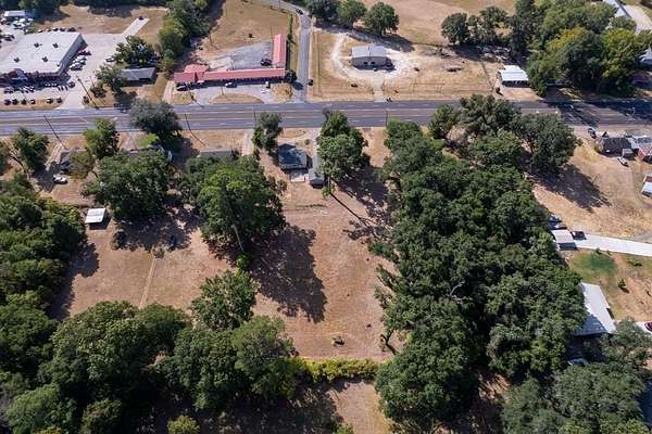 1.58 Acres of Improved Mixed-Use Land for Sale in Palestine, Texas