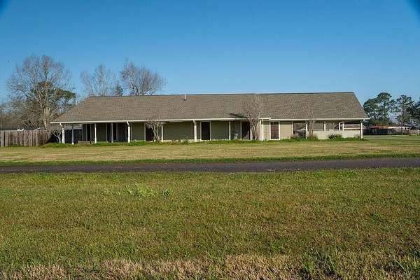 1.59 Acres of Residential Land with Home for Sale in Gray, Louisiana