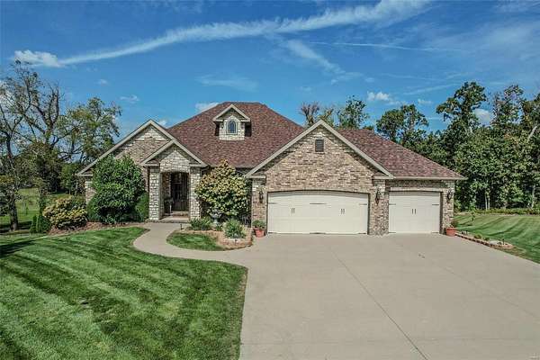1.77 Acres of Residential Land with Home for Sale in Lebanon, Missouri