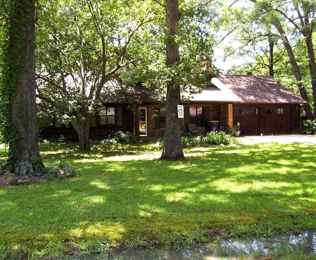 1.64 Acres of Residential Land with Home for Sale in Ashdown, Arkansas