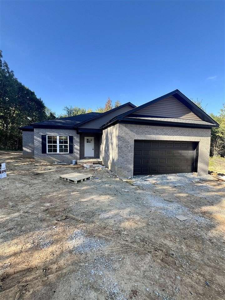 1.84 Acres of Residential Land with Home for Sale in Bowling Green, Kentucky