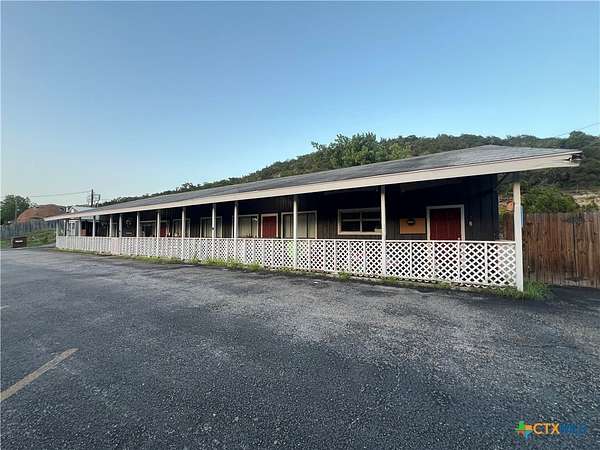 1.5 Acres of Improved Commercial Land for Sale in Canyon Lake, Texas