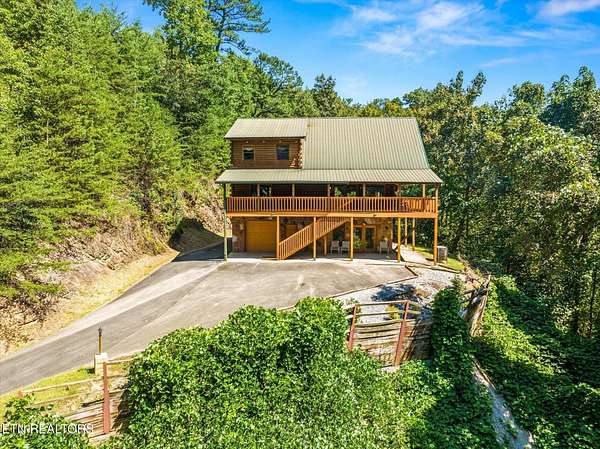 1.66 Acres of Residential Land with Home for Sale in Pigeon Forge, Tennessee