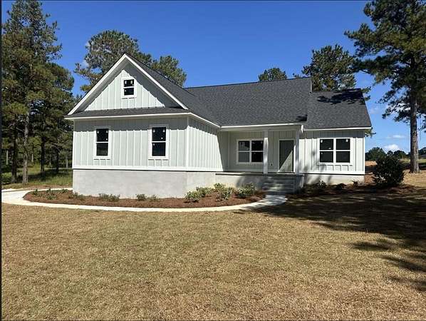 1.5 Acres of Residential Land with Home for Sale in Cairo, Georgia