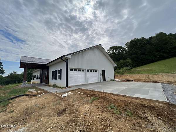 1.5 Acres of Residential Land with Home for Sale in Fall Branch, Tennessee