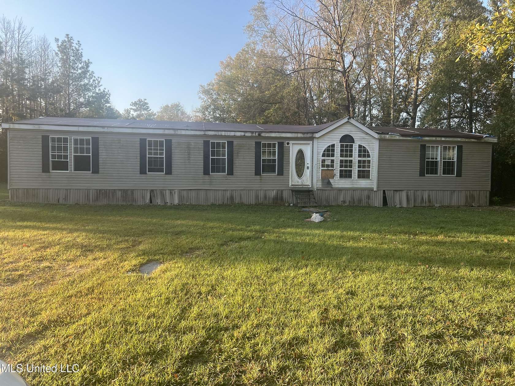 1.66 Acres of Residential Land with Home for Sale in Wesson, Mississippi