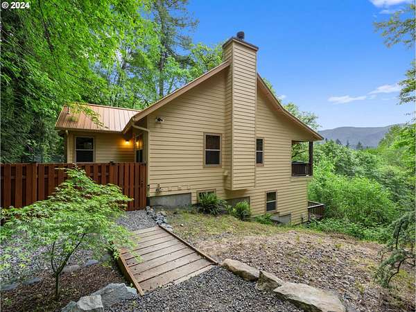 1.88 Acres of Residential Land with Home for Sale in Rhododendron, Oregon