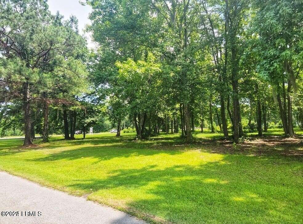 1.54 Acres of Commercial Land for Sale in Beaufort, South Carolina