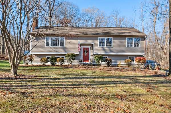 1.54 Acres of Residential Land with Home for Sale in Oxford, Connecticut
