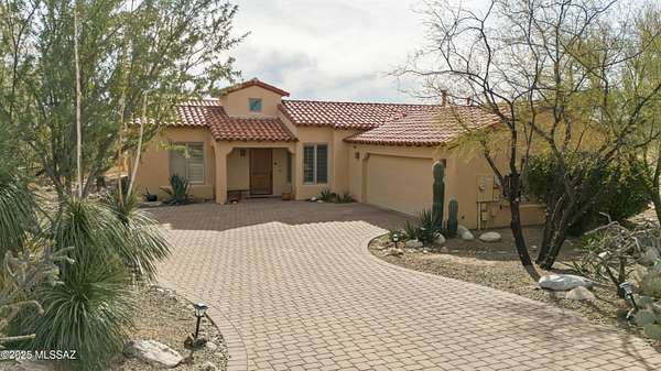 1.8 Acres of Residential Land with Home for Sale in Green Valley, Arizona