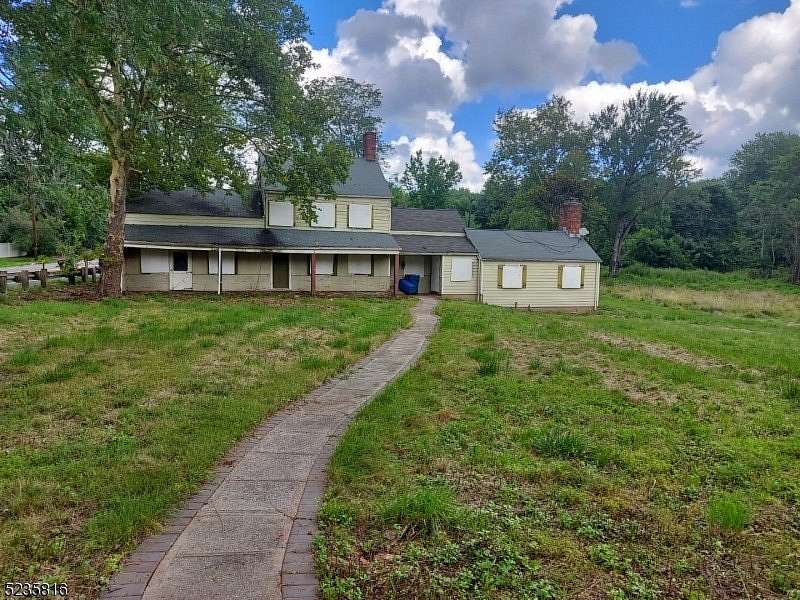 1.83 Acres of Residential Land with Home for Sale in Readington Township, New Jersey