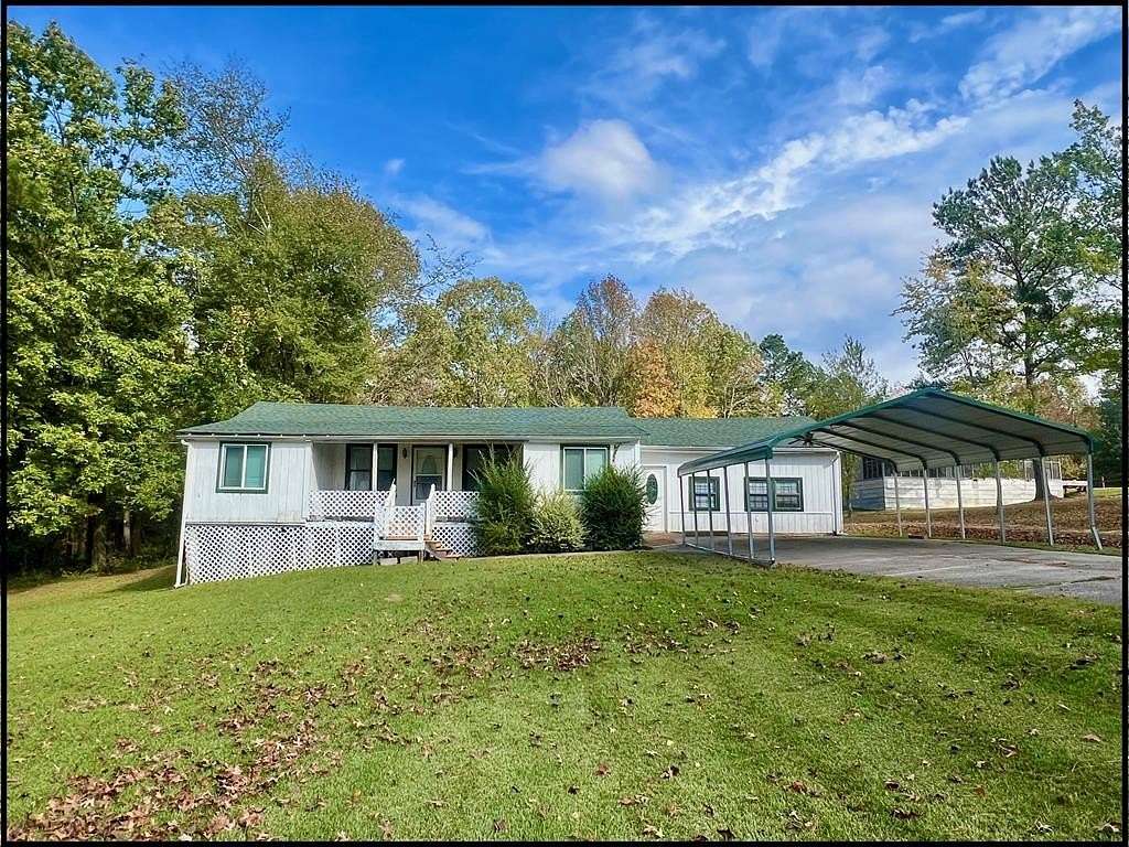 1.53 Acres of Residential Land with Home for Sale in Oakland, Mississippi