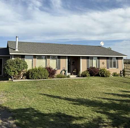 1.67 Acres of Residential Land with Home for Sale in Prineville, Oregon