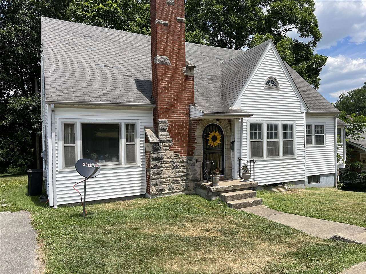 1.59 Acres of Residential Land with Home for Sale in Leitchfield, Kentucky