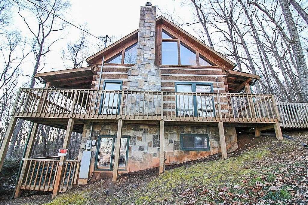 2 Acres of Residential Land with Home for Sale in Sevierville, Tennessee