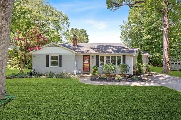 1.5 Acres of Residential Land with Home for Sale in Bowling Green, Kentucky