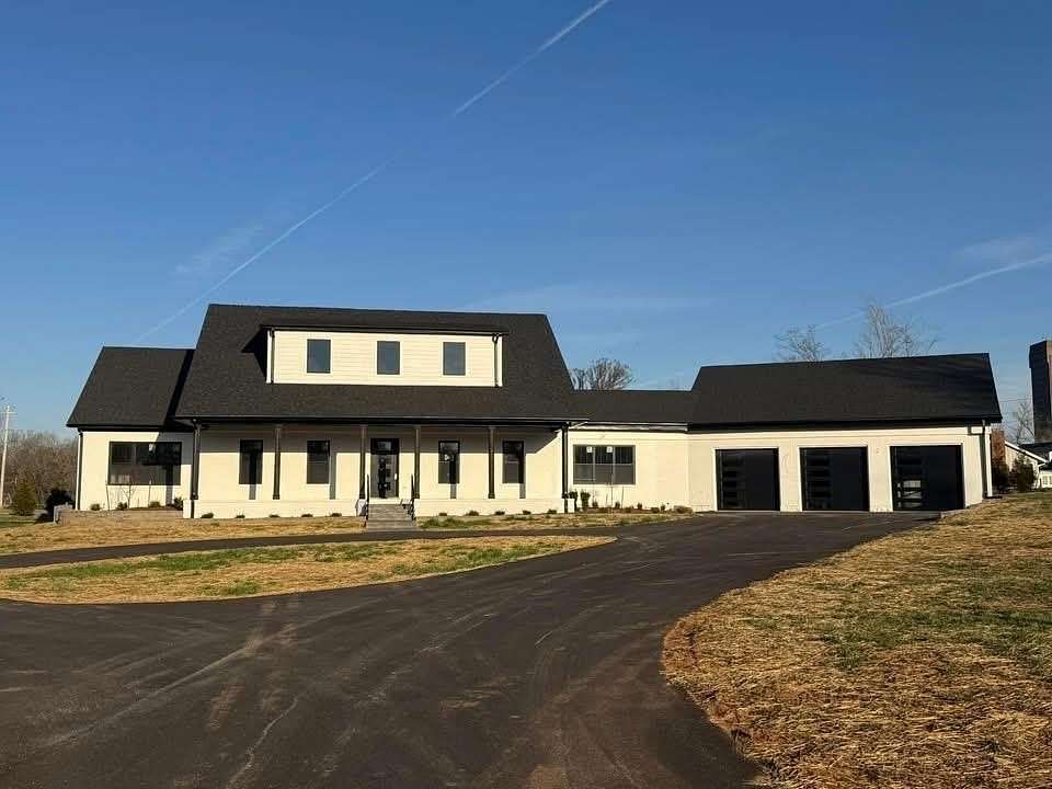 1.69 Acres of Residential Land with Home for Sale in Bowling Green, Kentucky