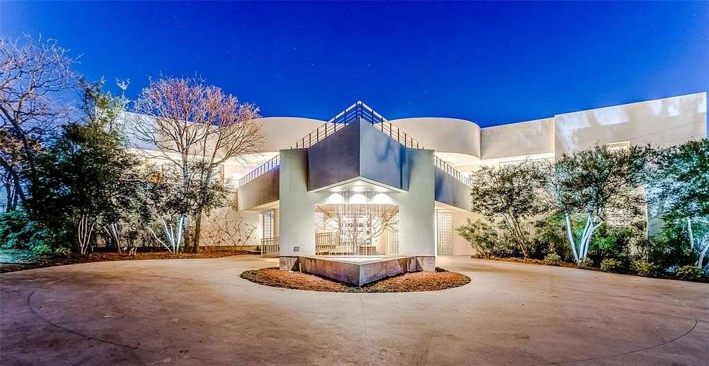 1.55 Acres of Residential Land with Home for Sale in Flower Mound, Texas