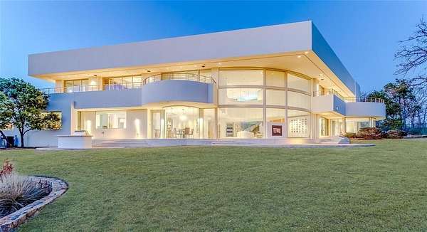 1.55 Acres of Residential Land with Home for Sale in Flower Mound, Texas