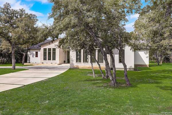 1.6 Acres of Residential Land with Home for Sale in San Antonio, Texas