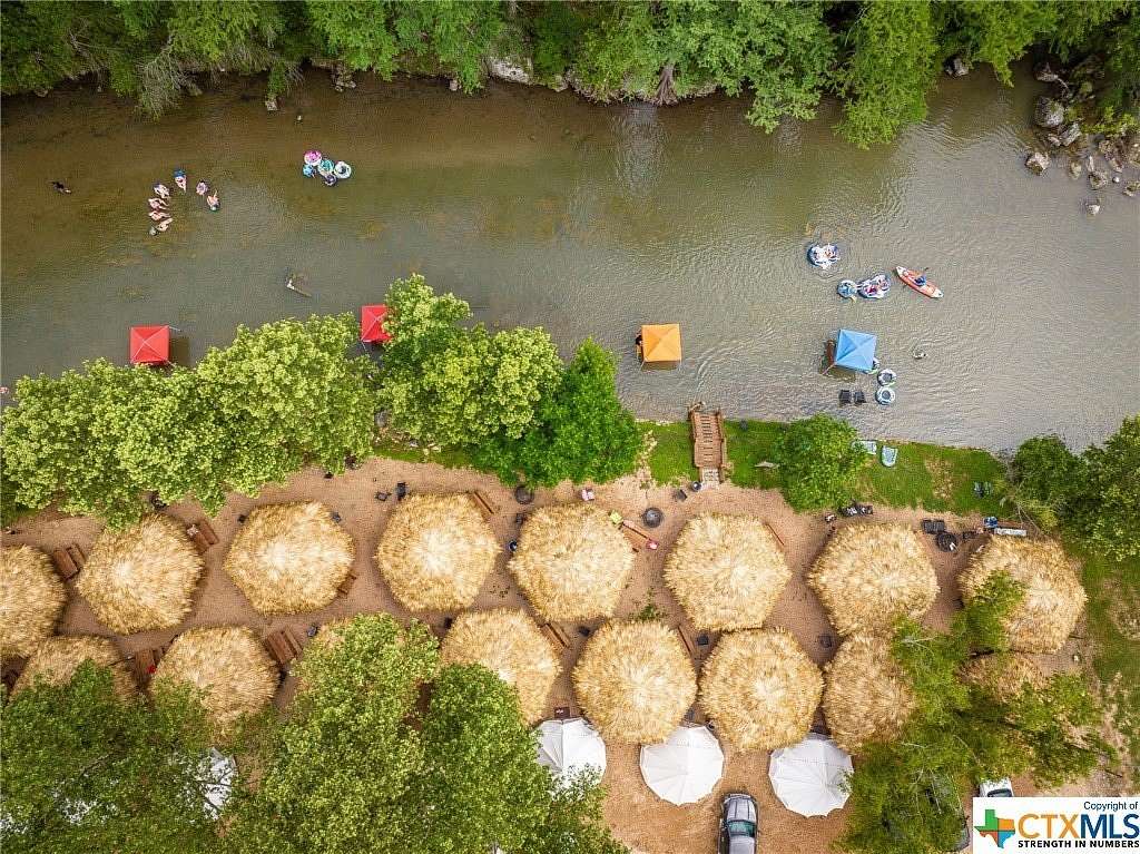 1.75 Acres of Improved Commercial Land for Sale in New Braunfels, Texas