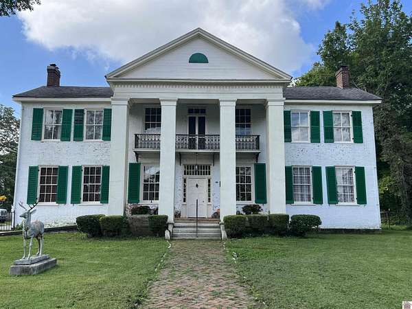 1.8 Acres of Land with Home for Sale in Hopkinsville, Kentucky