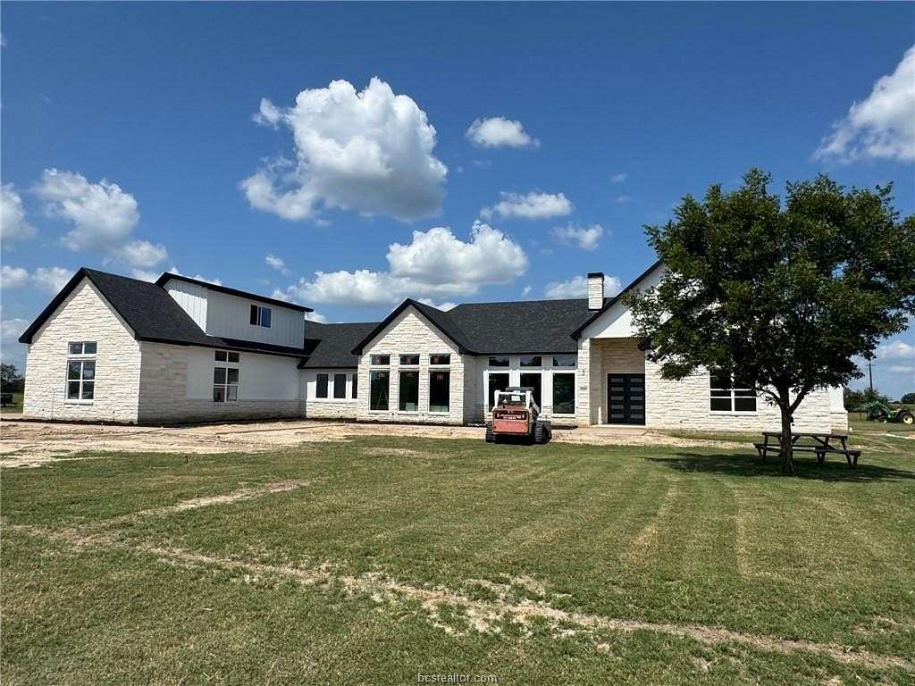 6.7 Acres of Residential Land with Home for Sale in Franklin, Texas