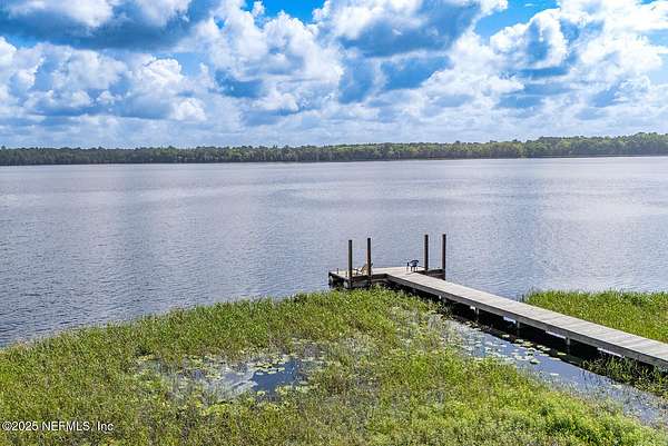 8 Acres of Residential Land with Home for Sale in Waldo, Florida