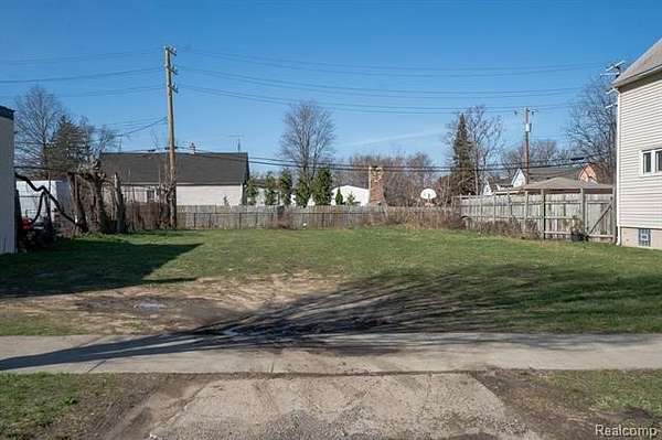 0.08 Acres of Commercial Land for Sale in Detroit, Michigan