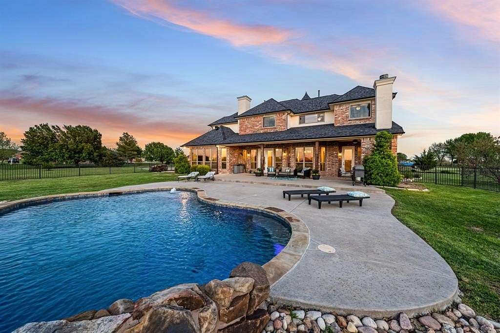 3.1 Acres of Residential Land with Home for Sale in McLendon-Chisholm, Texas