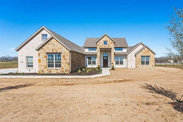 2.7 Acres of Residential Land with Home for Sale in Valley View, Texas