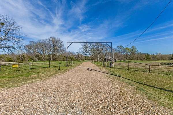 12.6 Acres of Land for Sale in Blue Ridge, Texas
