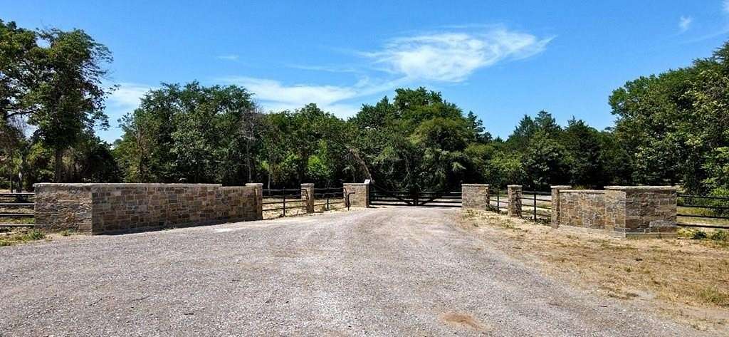 37 Acres of Recreational & Residential Land for Sale in Athens, Texas