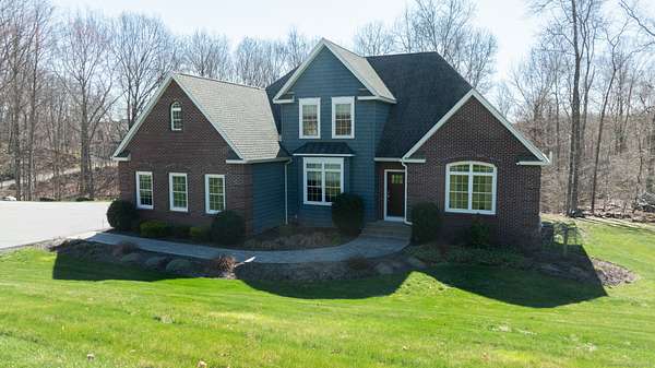2.3 Acres of Residential Land with Home for Sale in Woodbury, Connecticut