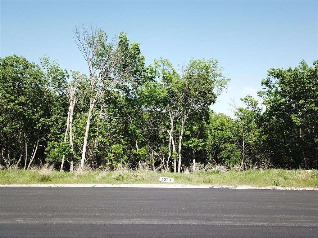 1 Acre of Land for Sale in Bridgeport, Texas