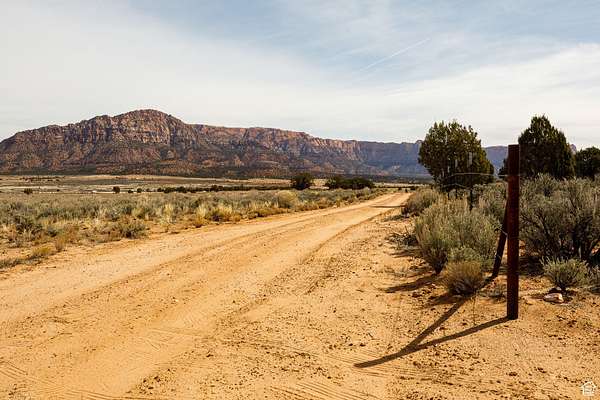 20 Acres of Land for Sale in Apple Valley, Utah