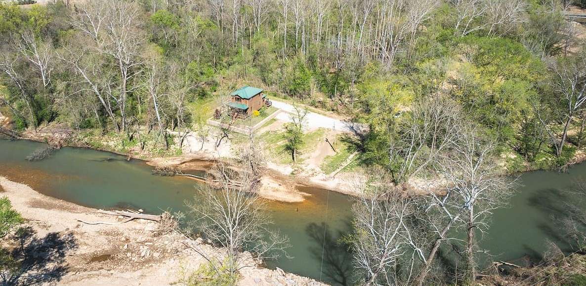 7 Acres of Residential Land with Home for Sale in Newburg, Missouri